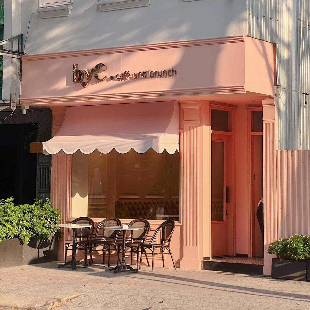 byC. café and brunch