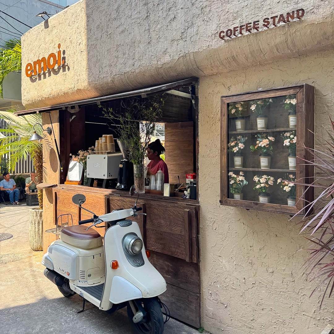 emoi coffee stand