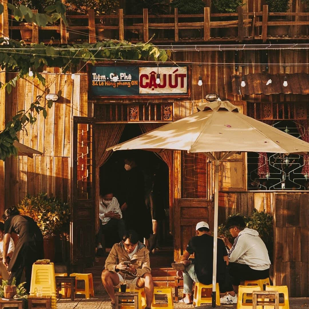 Tiệm cà phê Cậu Út