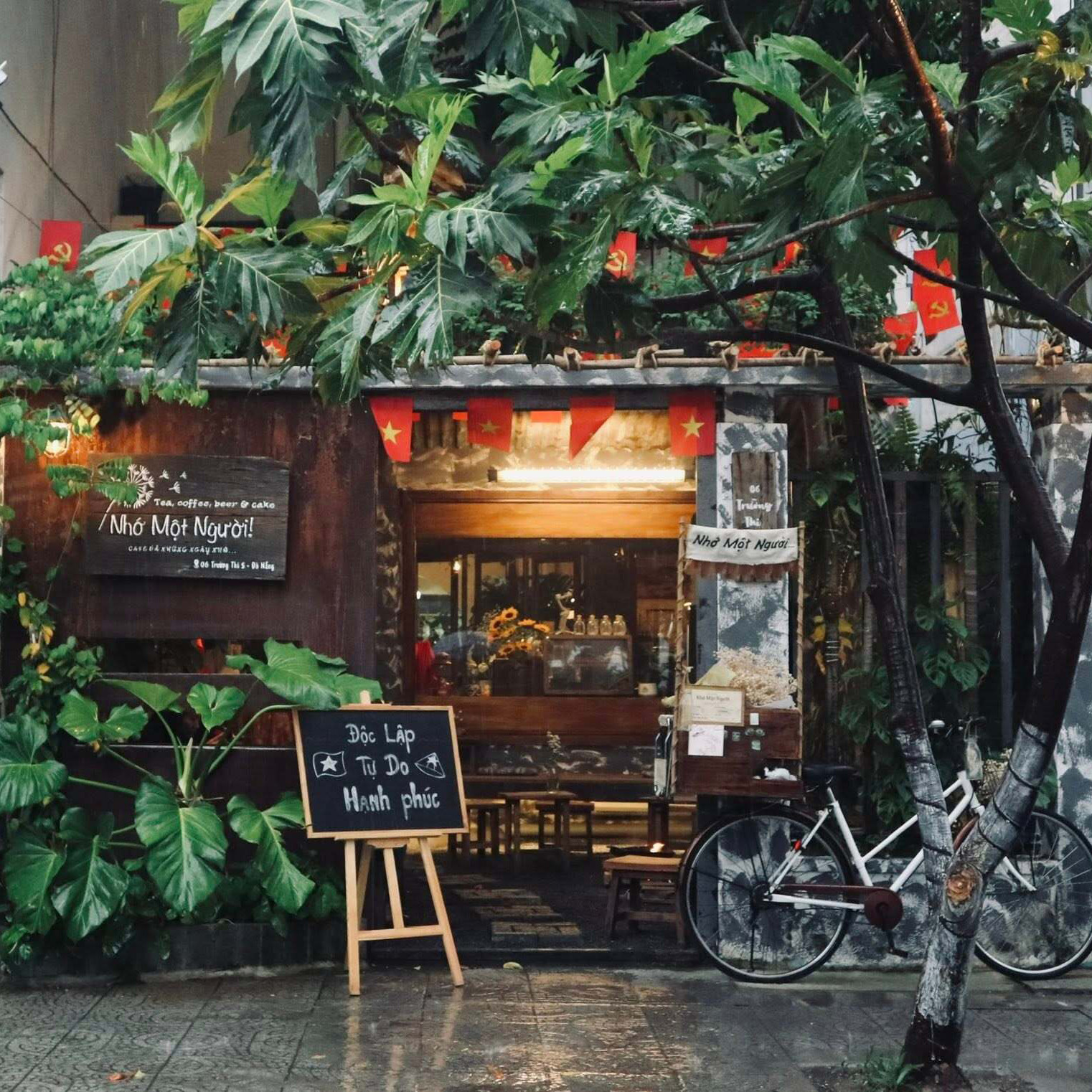 Tiệm Cà Phê Nhớ Một Người